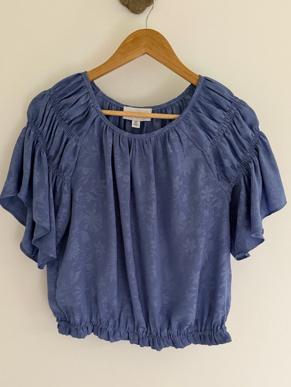 Periwinkle Floral Jacquard Flutter Sleeve Blouse Small